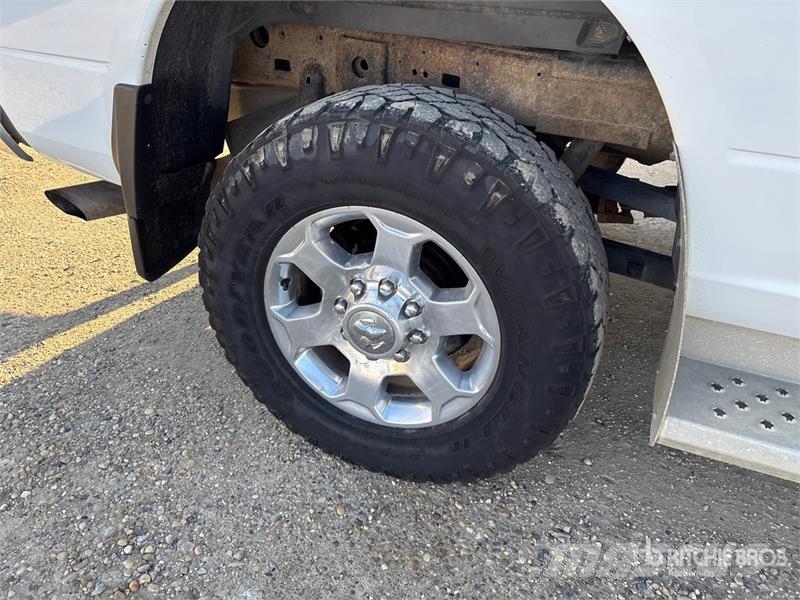 RAM 2500 SLT 4x4 Crew Cab Pickup Furgoni altro