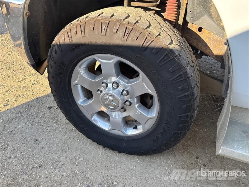 RAM 2500 SLT 4x4 Crew Cab Pickup Furgoni altro