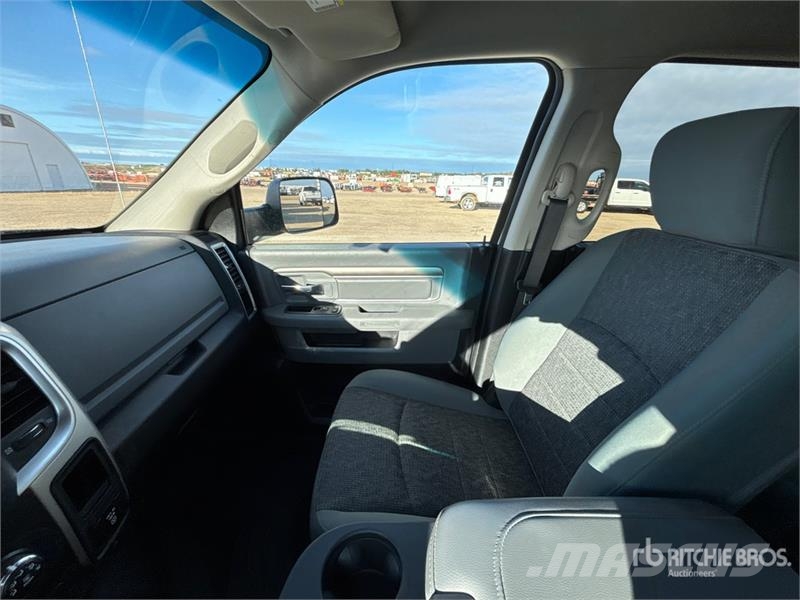 RAM 2500 SLT 4x4 Crew Cab Pickup Furgoni altro