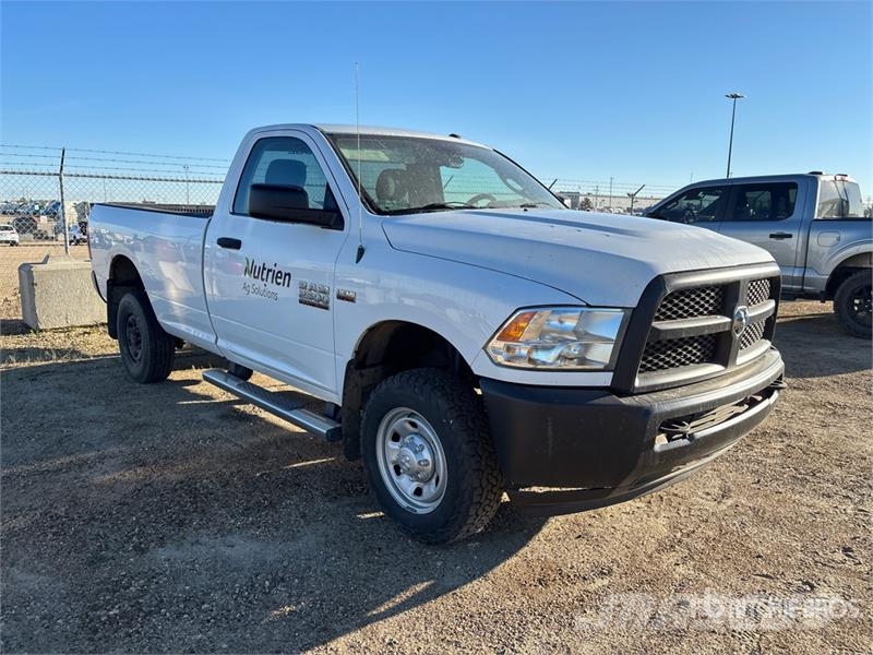 RAM 2500 ST 4x4 Pickup Egyéb