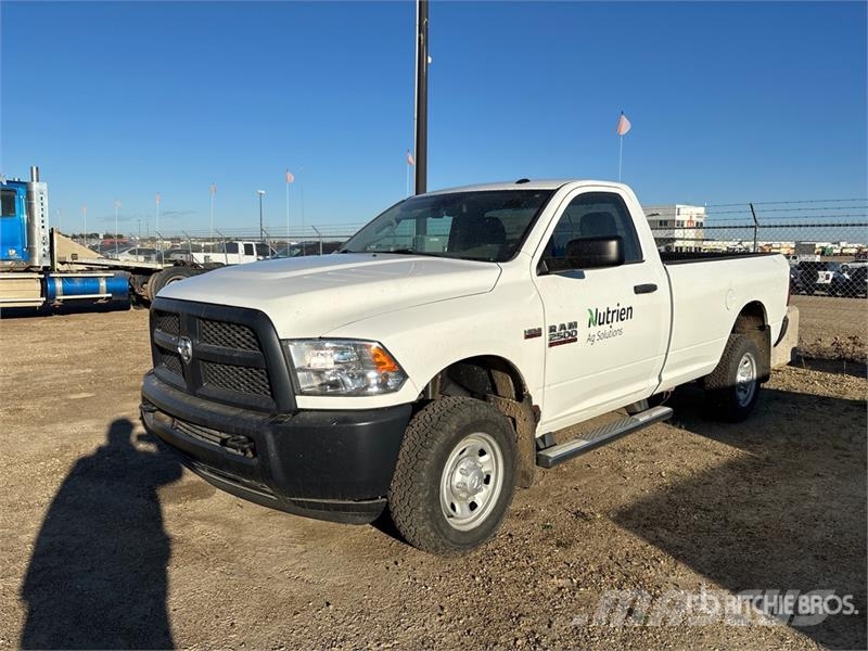 RAM 2500 ST 4x4 Pickup Egyéb