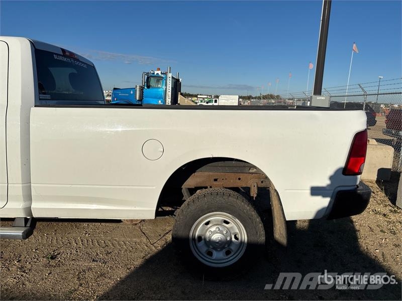 RAM 2500 ST 4x4 Pickup Egyéb