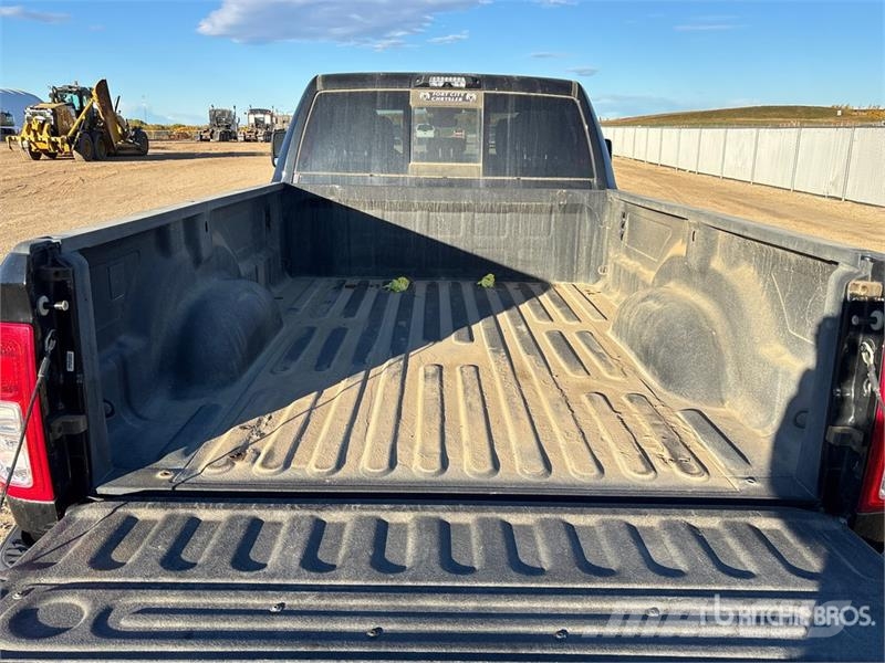RAM 2500 Tradesman 4x4 Crew Cab Pickup أخرى