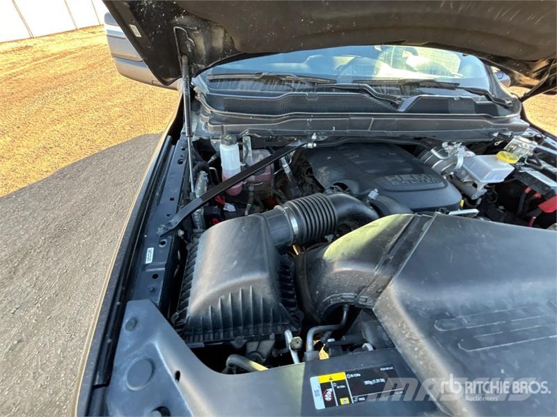 RAM 2500 Tradesman 4x4 Crew Cab Pickup أخرى