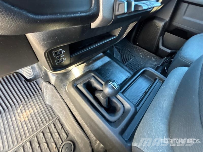 RAM 2500 Tradesman 4x4 Crew Cab Pickup أخرى