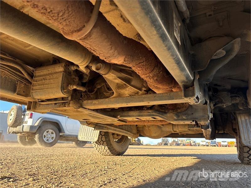 RAM 2500 Tradesman 4x4 Crew Cab Pickup أخرى