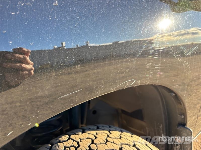 RAM 2500 Tradesman 4x4 Crew Cab Pickup أخرى