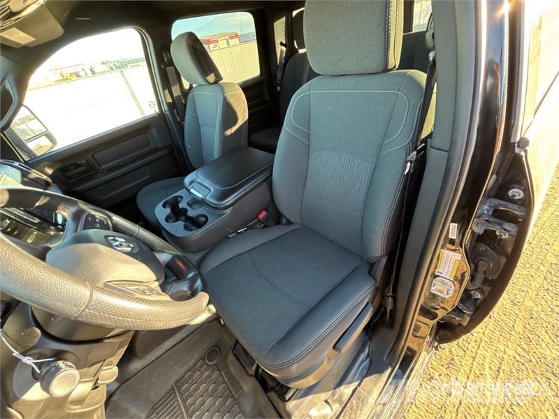 RAM 2500 Tradesman 4x4 Crew Cab Pickup أخرى