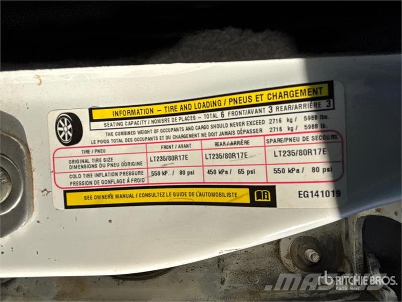 RAM 3500 Pritschenwagen/Pritschenwagen mit Seitenklappe