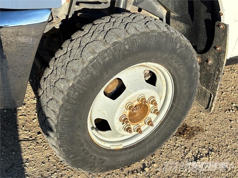 RAM 3500 Pritschenwagen/Pritschenwagen mit Seitenklappe