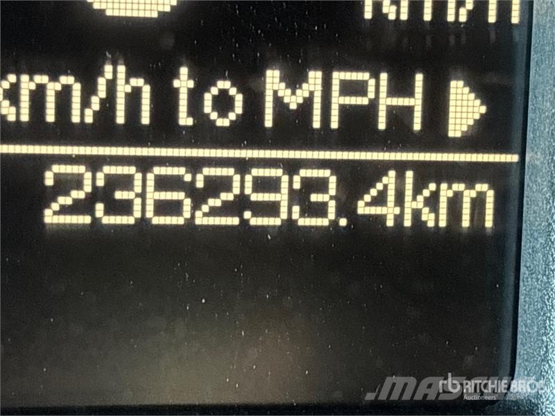 RAM 3500 Pritschenwagen/Pritschenwagen mit Seitenklappe