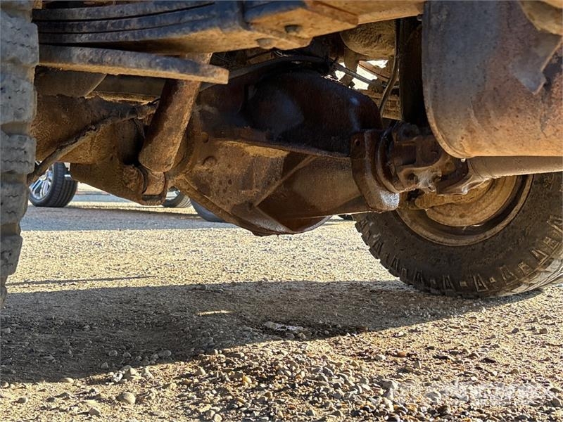 RAM 3500 Pritschenwagen/Pritschenwagen mit Seitenklappe
