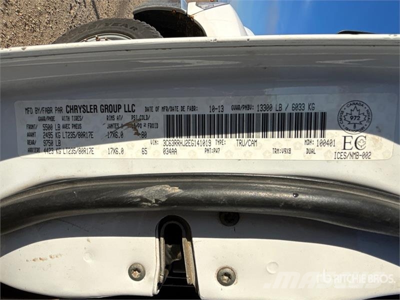 RAM 3500 Pritschenwagen/Pritschenwagen mit Seitenklappe