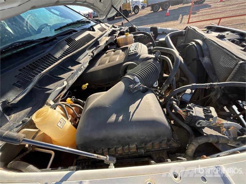 RAM 3500 Pritschenwagen/Pritschenwagen mit Seitenklappe