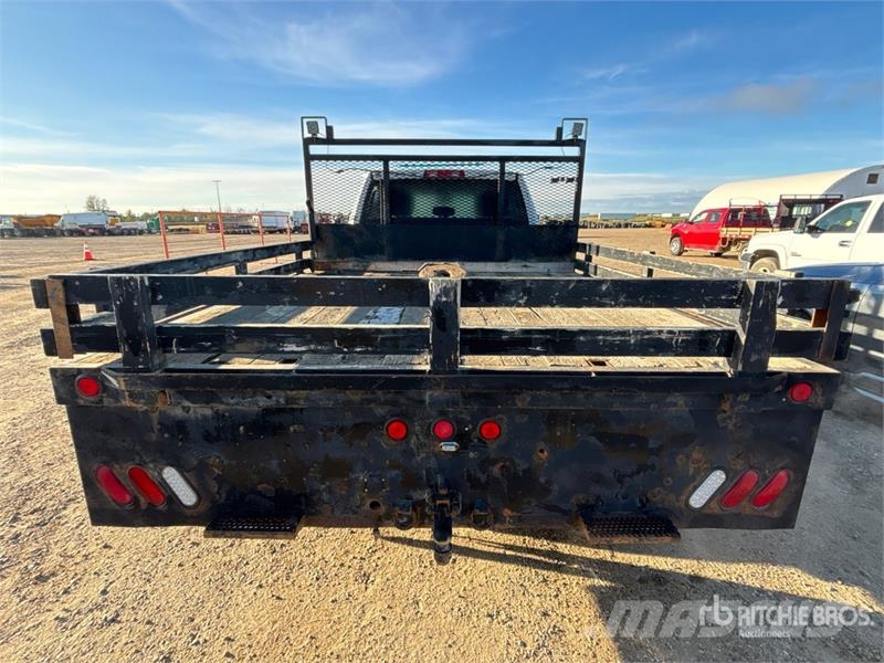 RAM 3500 Pritschenwagen/Pritschenwagen mit Seitenklappe