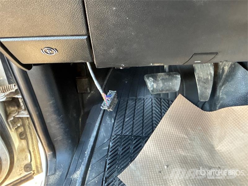 RAM 3500 Pritschenwagen/Pritschenwagen mit Seitenklappe