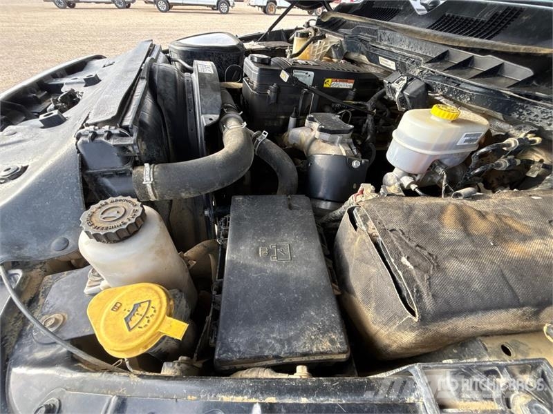 RAM 3500 4x4 Crew Cab Pickup Inne