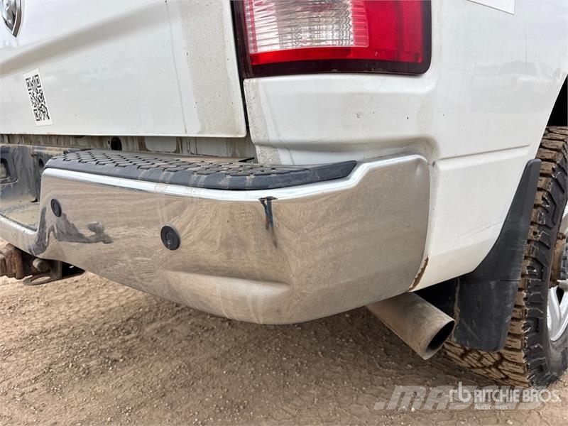 RAM 3500 4x4 Crew Cab Pickup Diger