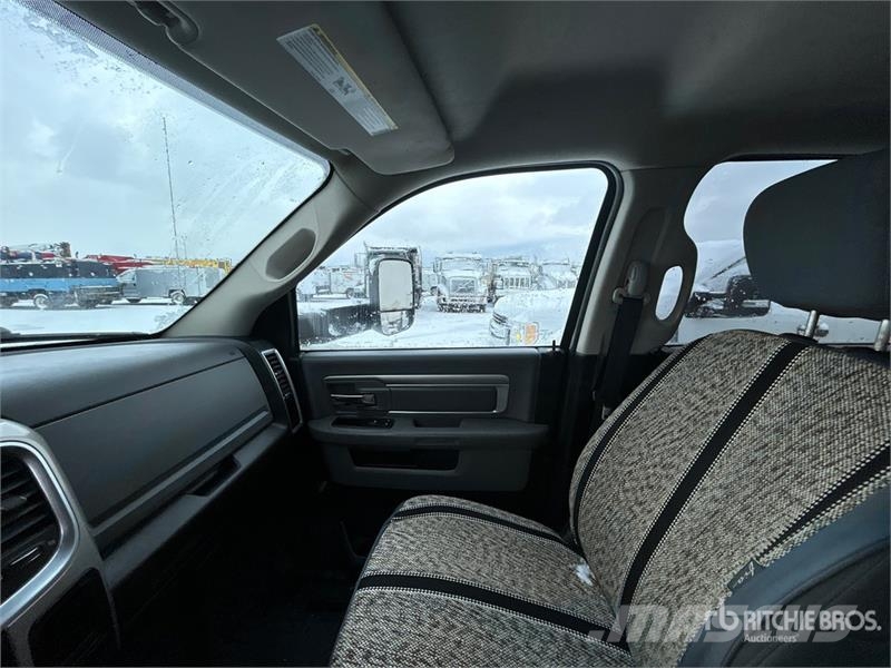 RAM 3500 4x4 Crew Cab Pickup Kita