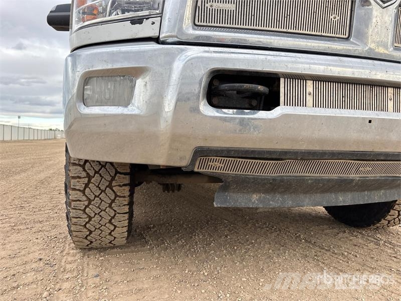 RAM 3500 4x4 Crew Cab Pickup Diger
