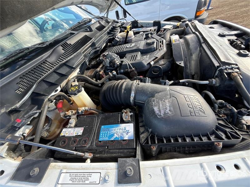 RAM 3500 4x4 Crew Cab Pickup Drugi