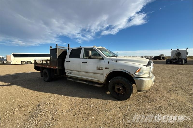 RAM 3500 4x4 Crew Cab Flatbed Truck Flatbed / Dropside trucks