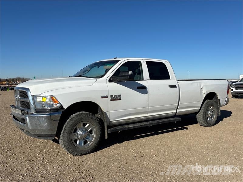 RAM 3500 4x4 Crew Cab Pickup Прочие фургоны