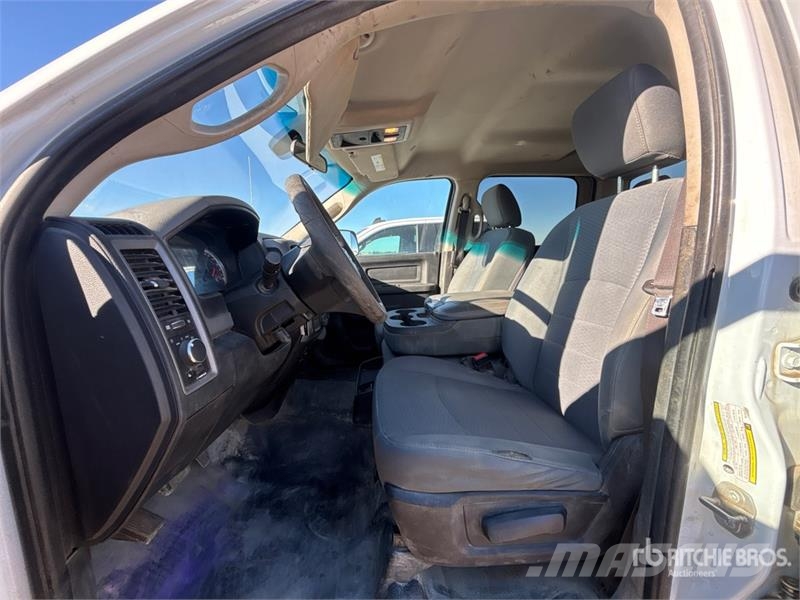 RAM 3500 4x4 Crew Cab Pickup Прочие фургоны