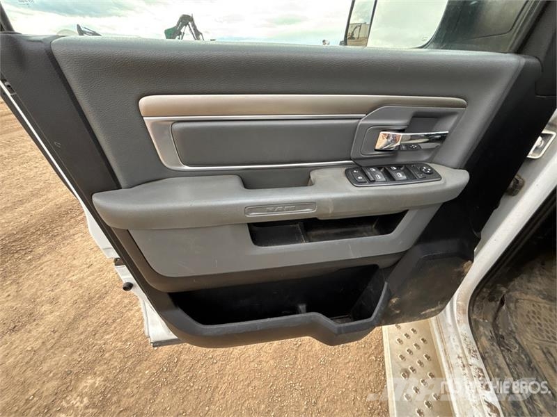 RAM 3500 4x4 Crew Cab Pickup Diger