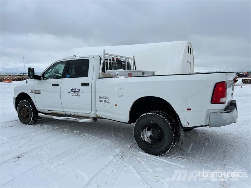 RAM 3500 4x4 Crew Cab Pickup Kita
