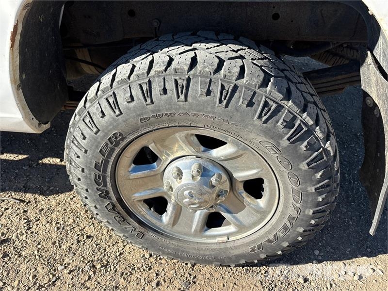RAM 3500 4x4 Crew Cab Pickup Прочие фургоны