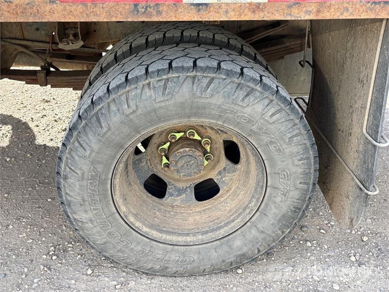 RAM 3500 4x4 Crew Cab Flatbed Truck Flatbed / Dropside trucks