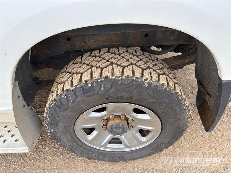 RAM 3500 4x4 Crew Cab Pickup Diger