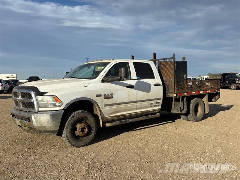 RAM 3500 4x4 Crew Cab Flatbed Truck Flatbed / Dropside trucks