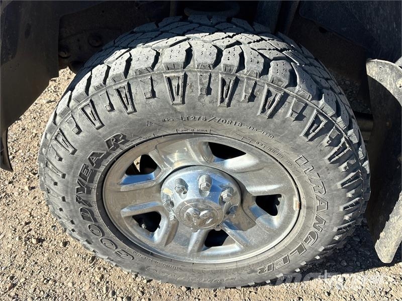RAM 3500 4x4 Crew Cab Pickup Прочие фургоны