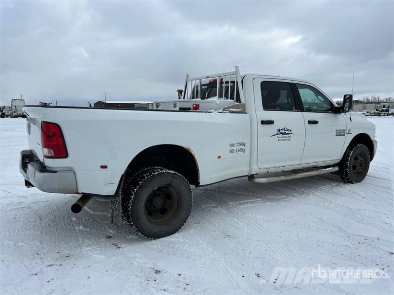 RAM 3500 4x4 Crew Cab Pickup Kita