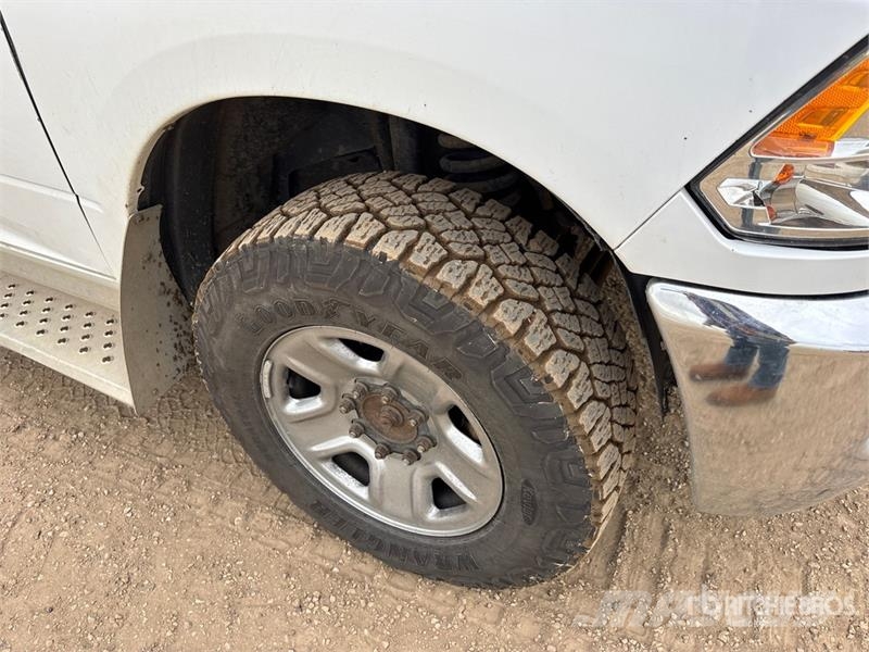 RAM 3500 4x4 Crew Cab Pickup Diger
