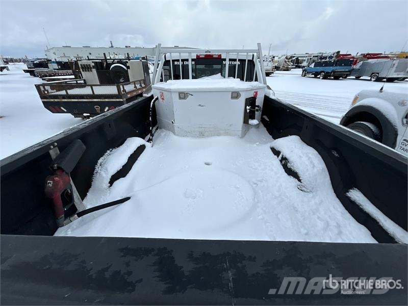 RAM 3500 4x4 Crew Cab Pickup Kita