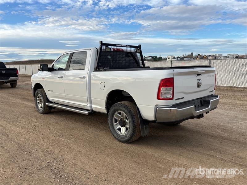 RAM 3500 4x4 Crew Cab Pickup أخرى