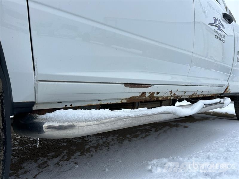 RAM 3500 4x4 Crew Cab Pickup Kita