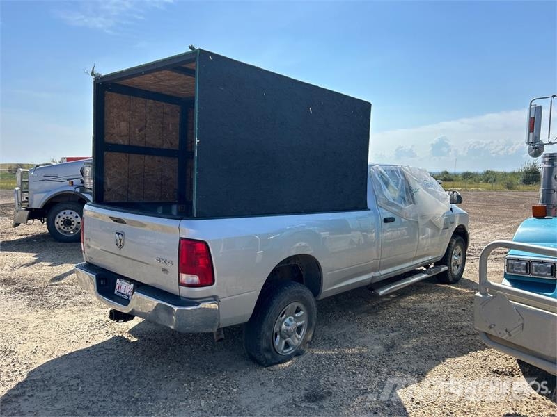 RAM 3500 4x4 Crew Cab Pickup Andre varebiler