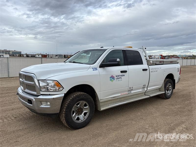 RAM 3500 4x4 Crew Cab Pickup Diger
