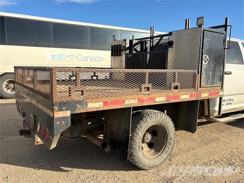 RAM 3500 4x4 Crew Cab Flatbed Truck Flatbed / Dropside trucks