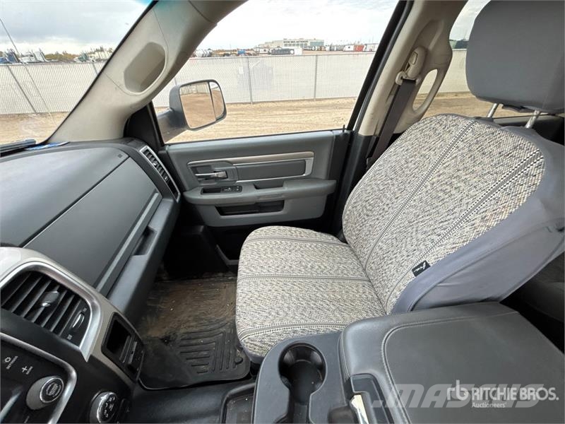 RAM 3500 4x4 Crew Cab Pickup Diger