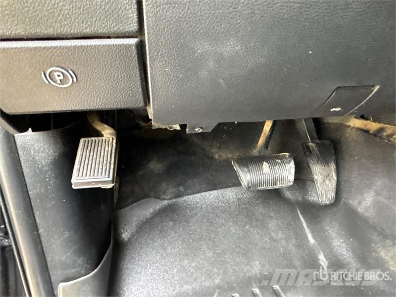 RAM 3500 4x4 Crew Cab Pickup Inne