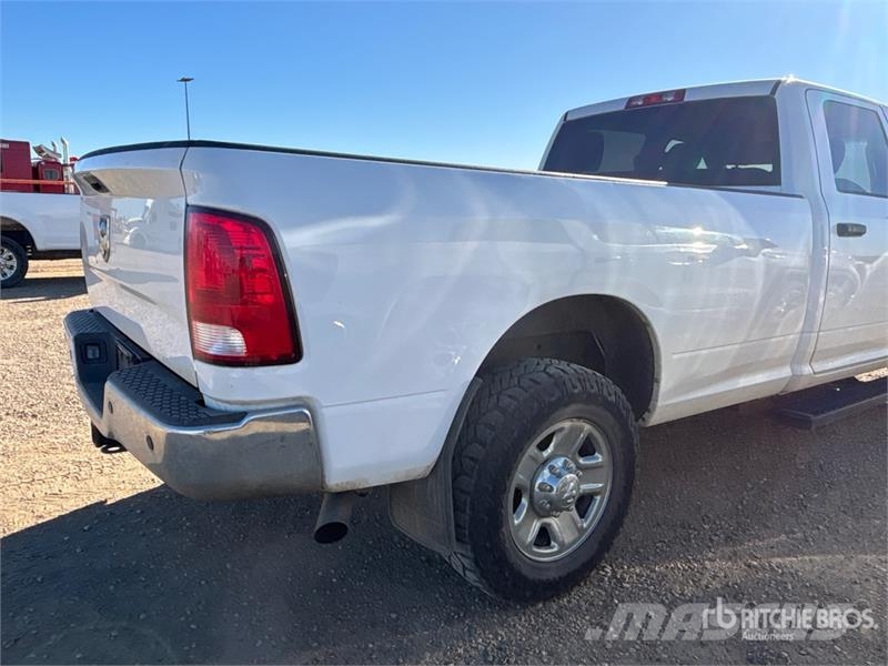 RAM 3500 4x4 Crew Cab Pickup Прочие фургоны