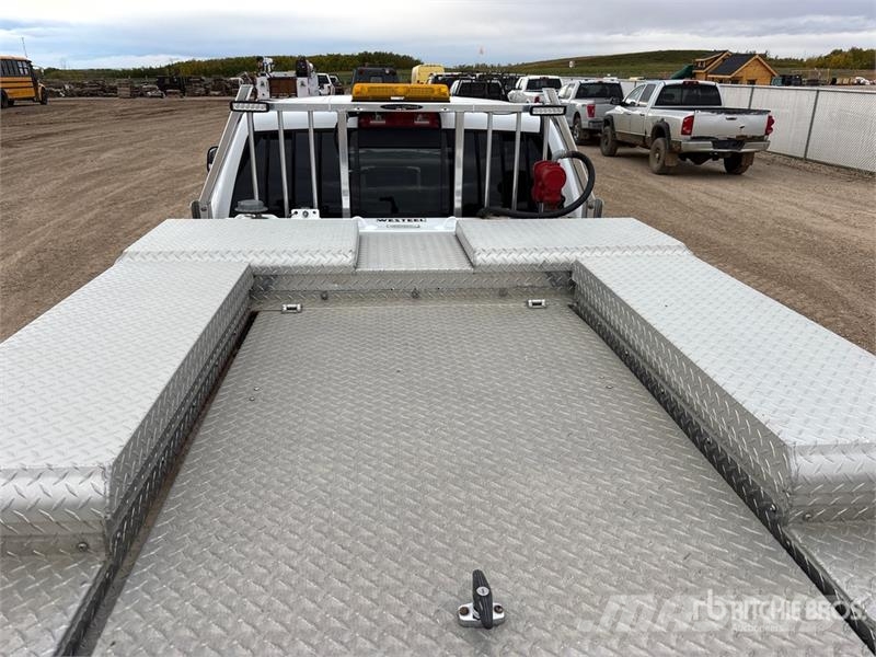 RAM 3500 4x4 Crew Cab Pickup Diger