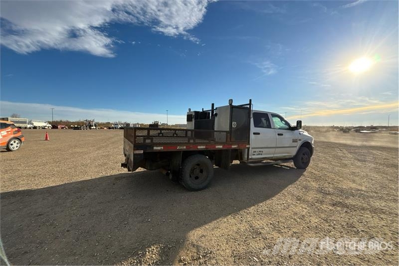 RAM 3500 4x4 Crew Cab Flatbed Truck Flatbed / Dropside trucks