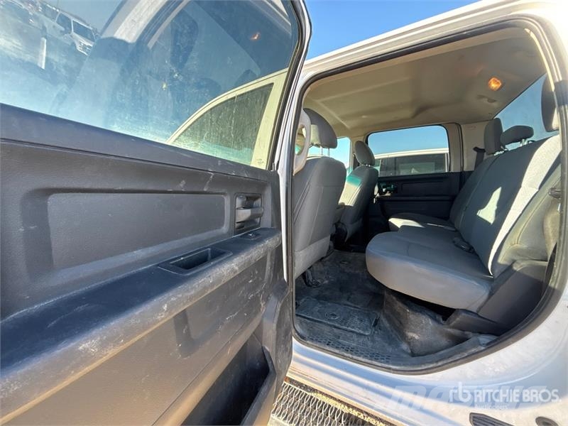 RAM 3500 4x4 Crew Cab Pickup Прочие фургоны