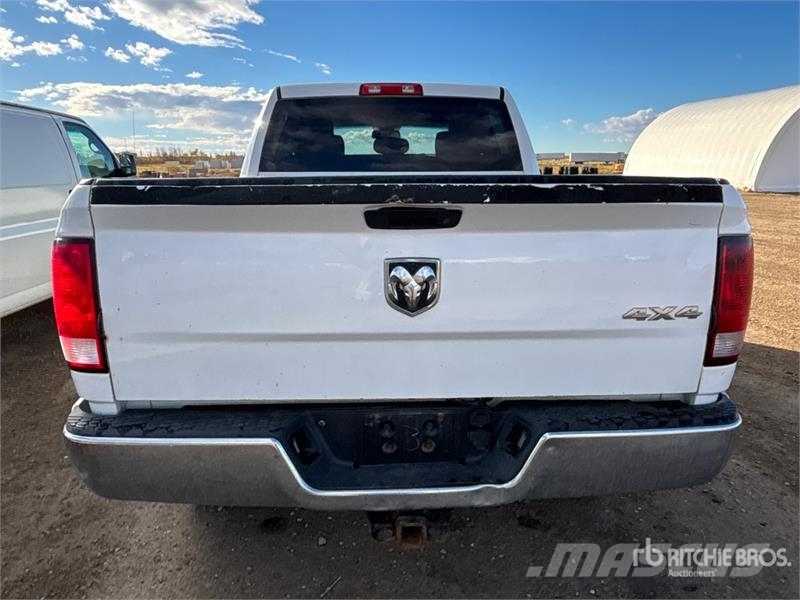 RAM 3500 4x4 Crew Cab Pickup Drugi